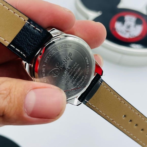 Mickey Mouse Club Vintage Collectible Leather Strip Watch Members 55 - Picture 3 of 4